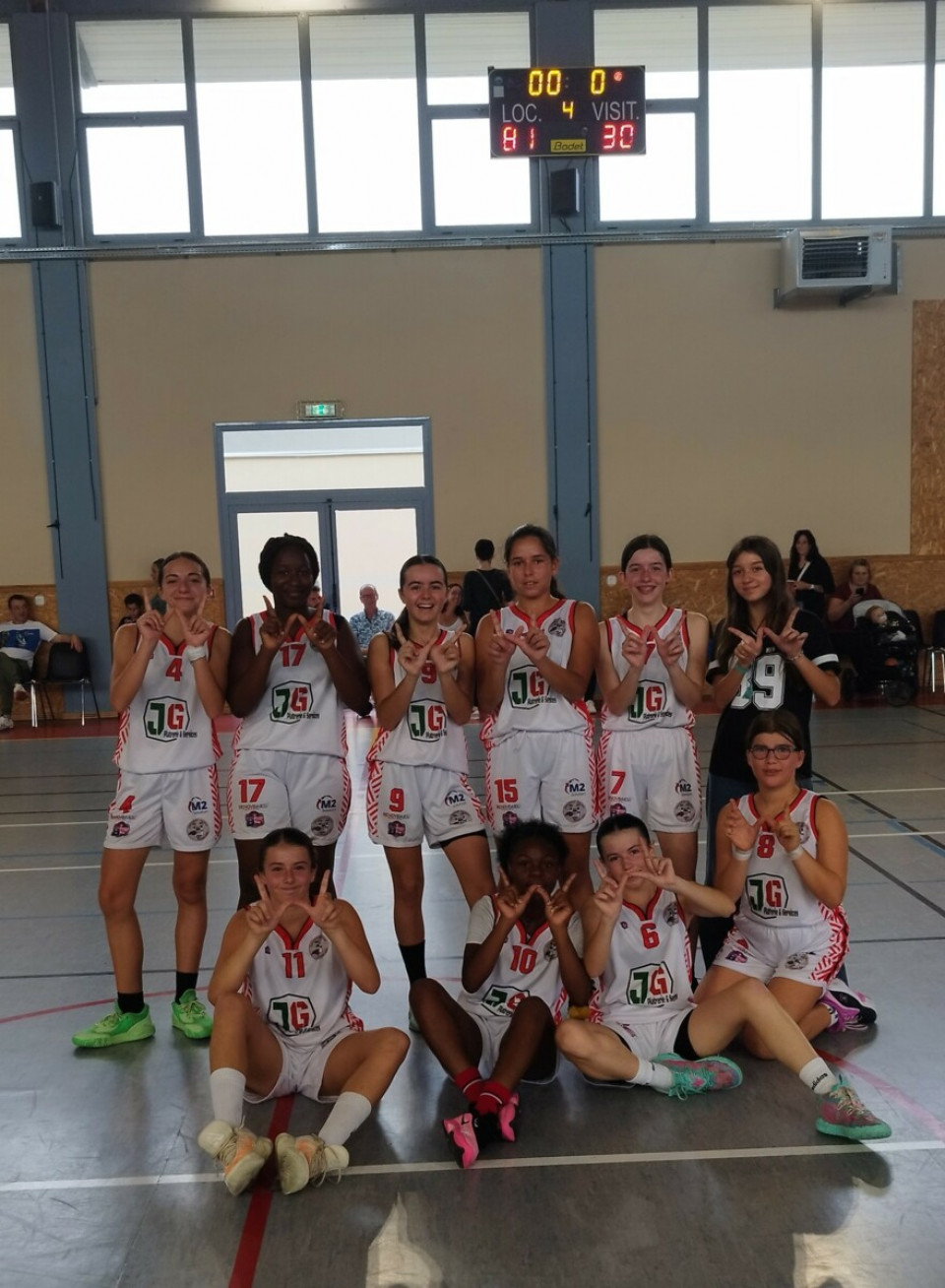 U15F  